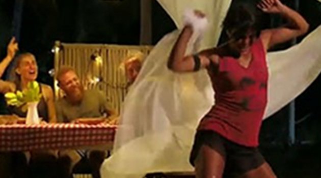 Survivor'da Sabriye'nin seksi dansı şaşırttı!VİDEO
