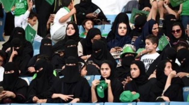 Suudi Kadınlar ilk kez stadyumda