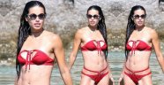 Adriana Lima kırmızı bikinisiyle stokları eritti