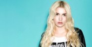 Aleyna Tilki,Okulun Kapısında 500 Kişi Bekliyor