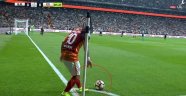 Beşiktaş-Galatasaray derbisinde tartışılan pozisyon