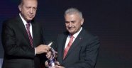 Binali Yıldırım istememişti; AKP'de 'görevden alma ve atama' yetkisi Erdoğan'a verildi