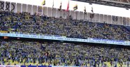 Fenerbahçe taraftarı, futbolculara tepkiyi küfürlü tezahüratlarla gösterdi!