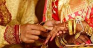 Hindistan'da zina suç olmaktan çıkarıldı: Koca kadının efendisi değildir