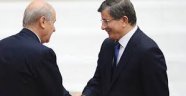 Issız bir iktidara düşseniz yanınıza Bahçeli'yi mi Davutoğlu'nu mu alırsınız