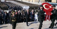 Reis Anıtkabir'e çelenk koymasın Kur'an okusun