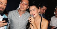 Şevval Sam, hayranlarıyla selfie çektirmekten şarkı söyleyemedi