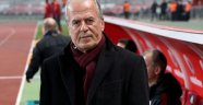 Ünlü teknik direktör Mustafa Denizli'ye boşanma dayağı!