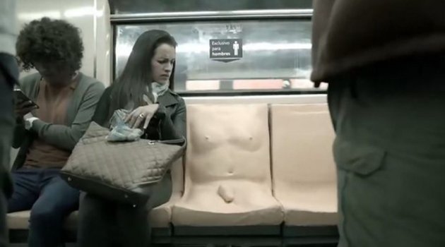 Toplu taşımadaki tacizlere "penisli koltukla" dikkat çektiler