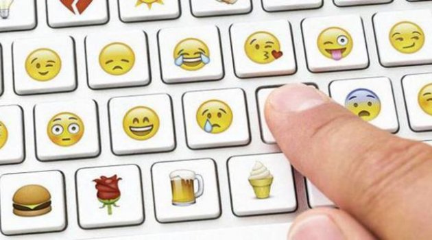 TÜM DÜNYANIN BİRBİRİYLE İLETİŞİM KURMASI İÇİN 'EMOJİ DİLİ' GELİYOR