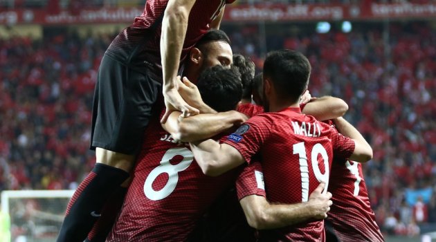 Türkiye-Finlandiya'yı 2-0 la geçti