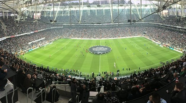 VODAFONE ARENA SEYİRCİYLE GÜZEL