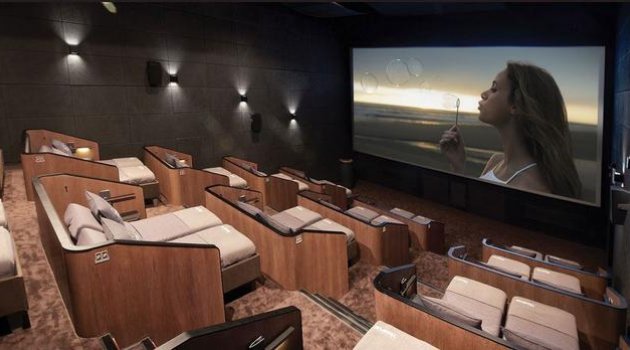 Yatarak film izlemek Sinema salonlarında