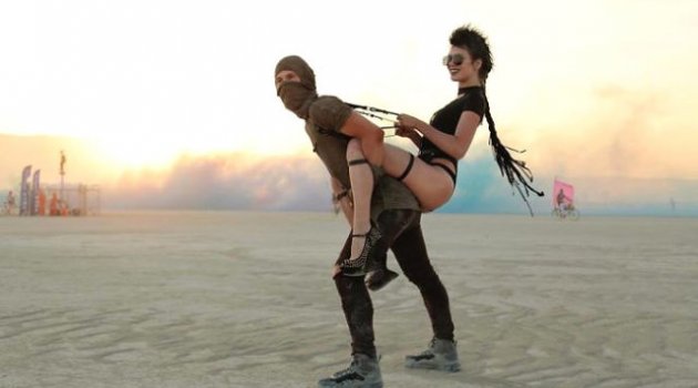 Zenginler Burning Man Festivali'ne Damga Vurdu